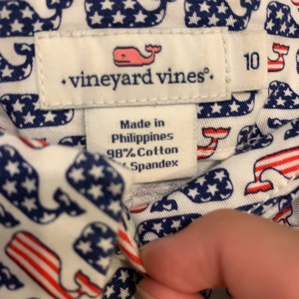 vineyard vines shorts - Picture 3 of 4